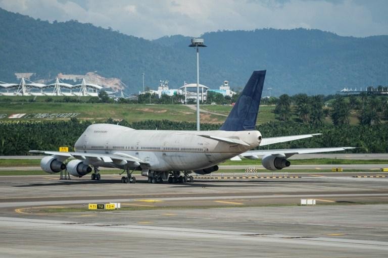 Mal&aacute;sia busca propriet&aacute;rios de tr&ecirc;s Boeing abandonados