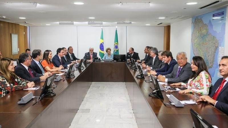 Dilma adianta conversa com governadores sobre impeachment