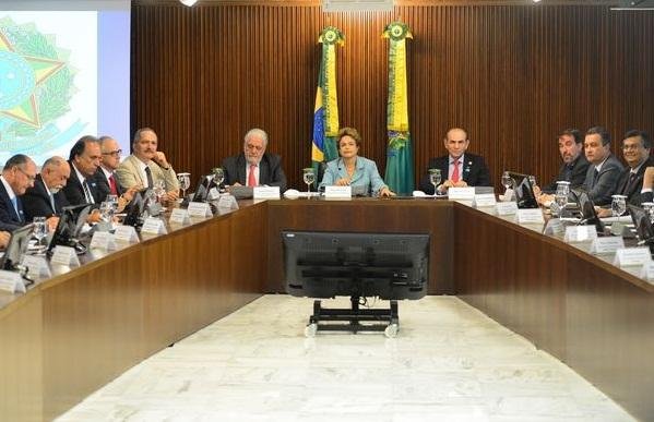 Gestores estaduais divulgaram carta aberta "pela legalidade"