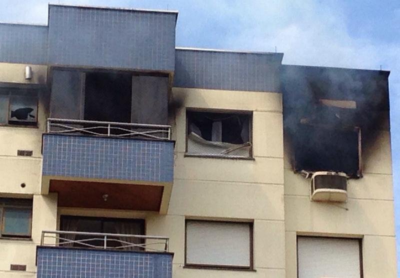 Inc&ecirc;ndio atinge apartamento em Porto Alegre