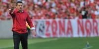 STJD suspende Argel por quatro jogos por ofensas proferidas na Copa do Brasil