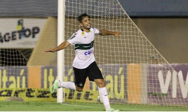 Henrique Almeida &eacute; op&ccedil;&atilde;o do Inter para refor&ccedil;ar ataque 