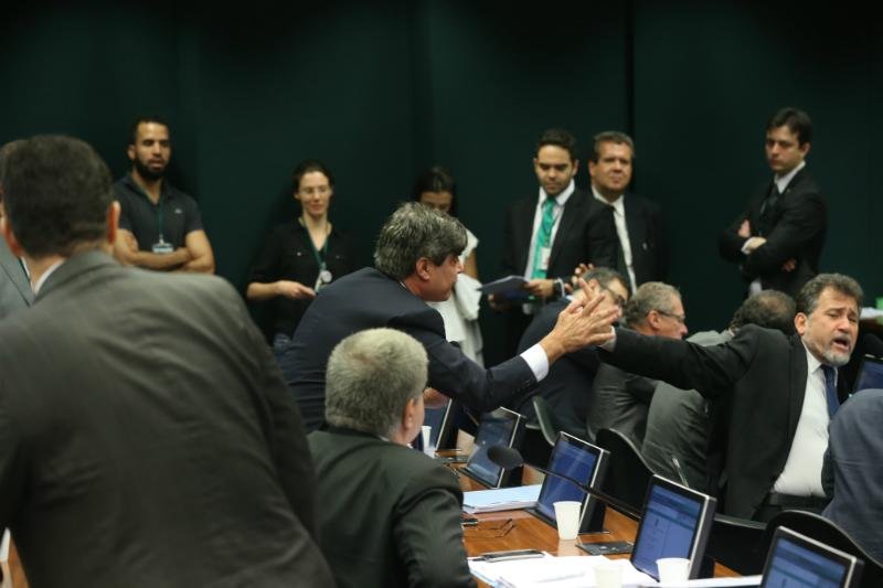 Ap&oacute;s agress&otilde;es, Conselho de &Eacute;tica marca nova reuni&atilde;o para pr&oacute;xima ter&ccedil;a