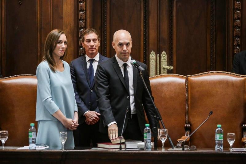 Cientista pol&iacute;tica assume prov&iacute;ncia estrat&eacute;gica na Argentina aos 42 anos 