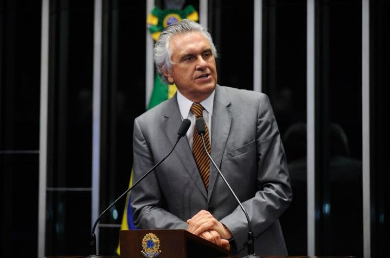Para senador, suspens&atilde;o provis&oacute;ria da Comiss&atilde;o Especial n&atilde;o preocupa