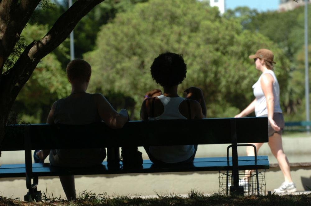 Em Porto Alegre, os term&ocirc;metros variam entre 18&deg;C e 34&deg;C