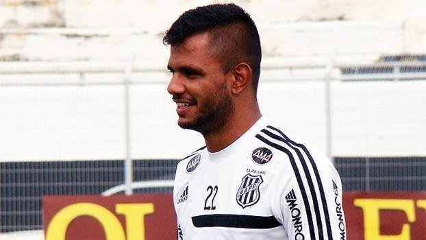 Destaque da Ponte Preta, volante foi o segundo melhor passador do Brasileir&atilde;o