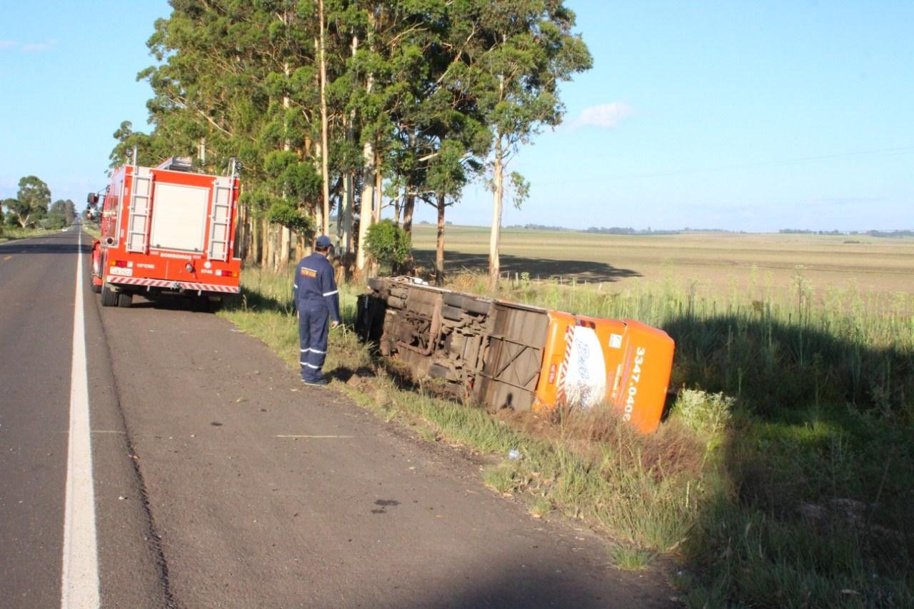 Morre motorista de carro que colidiu em &ocirc;nibus em Santana do Livramento 