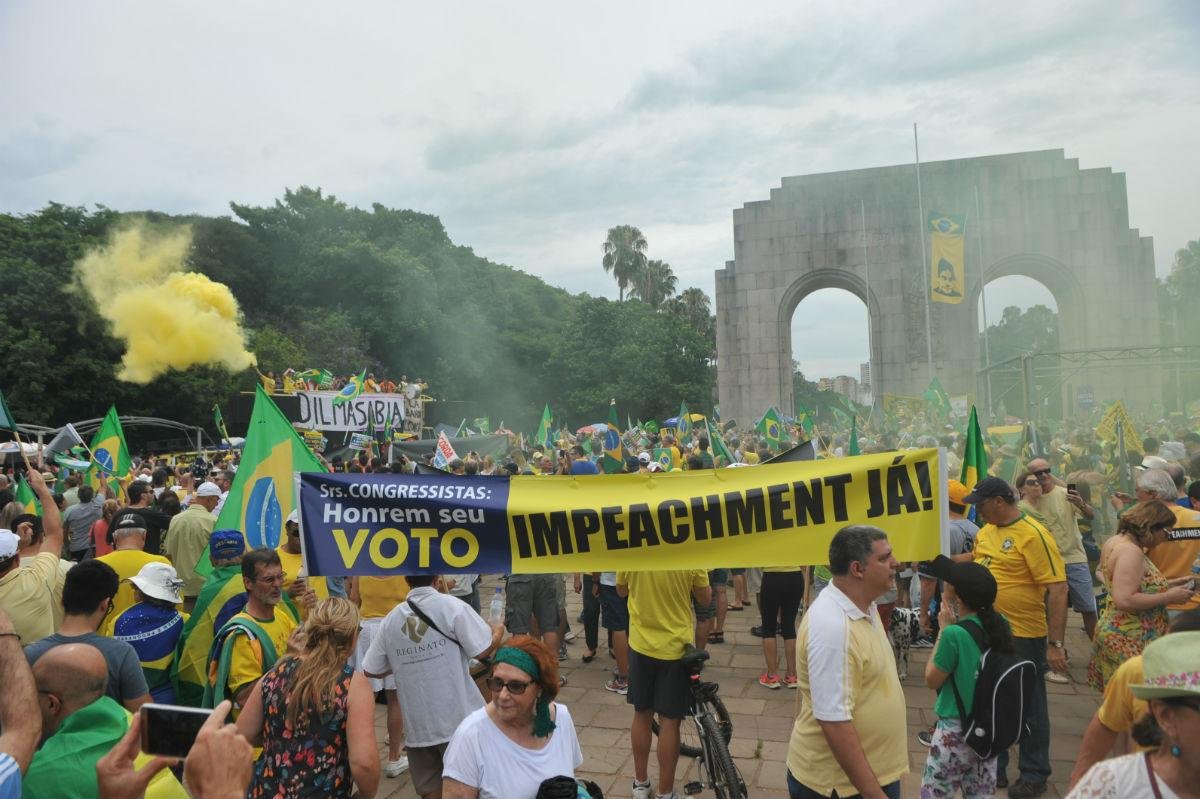 Manifesta&ccedil;&atilde;o na Reden&ccedil;&atilde;o pediu sa&iacute;da de Dilma Rousseff