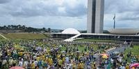  Em Brasília, cerca de 6.000 manifestantes caminharam até o Congresso