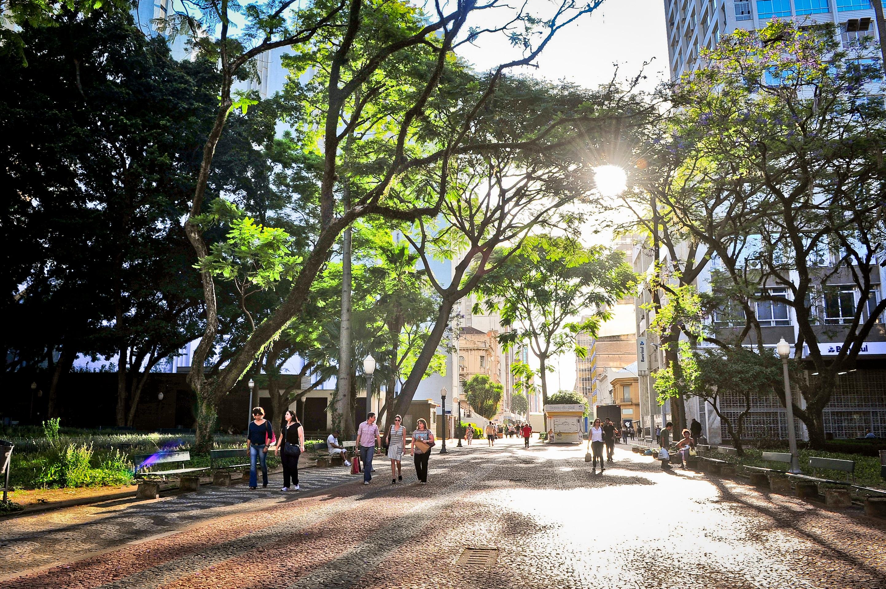 M&aacute;ximas ser&atilde;o bastante altas, variando entre 35&deg;C e 36&deg;C em alguns pontos