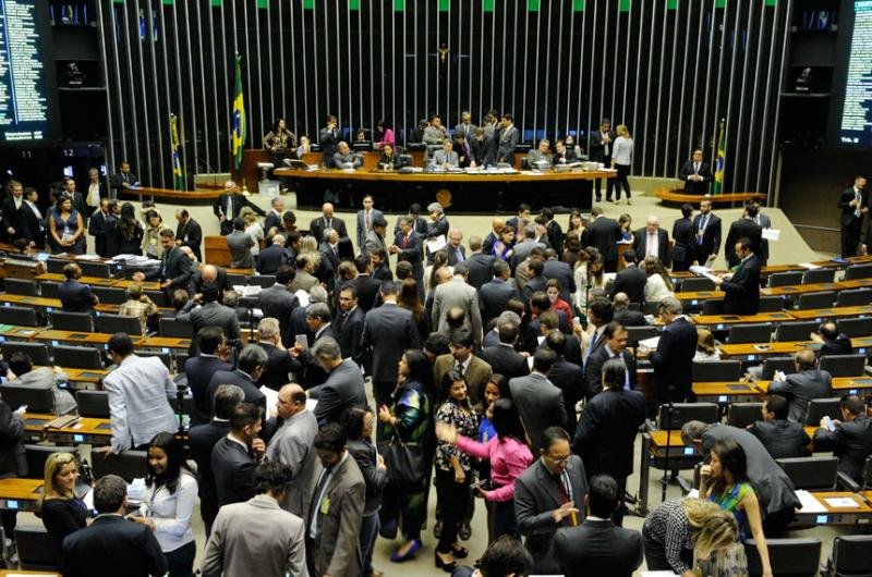 Congresso aprova LDO e d&aacute; sinal verde para parlamentares entrarem em recesso 