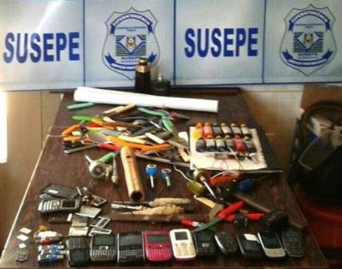 Tinta e aplicadores foram apreendidos pela primeira vez em pres&iacute;dio ga&uacute;cho