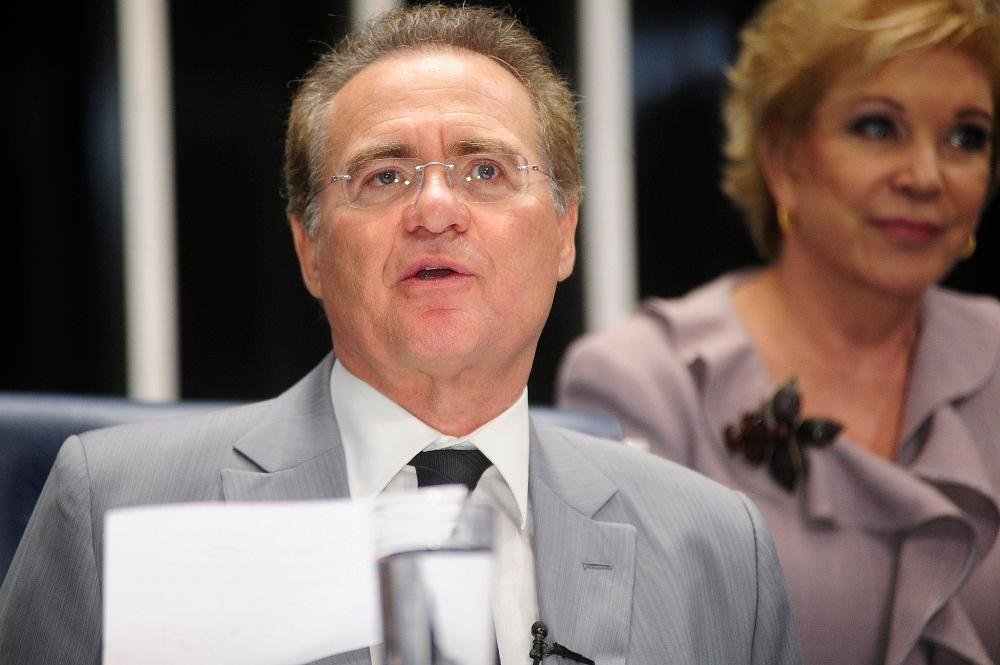 Renan Calheiros diz que aguarda decis&atilde;o do STF sobre impeachment para definir recesso