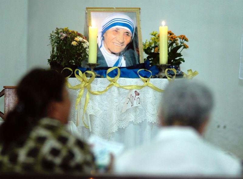 Papa aprova canoniza&ccedil;&atilde;o de madre Teresa de Calcut&aacute;