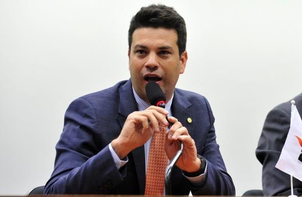 Picciani promete contemplar todas as alas do PMDB na comiss&atilde;o do impeachment