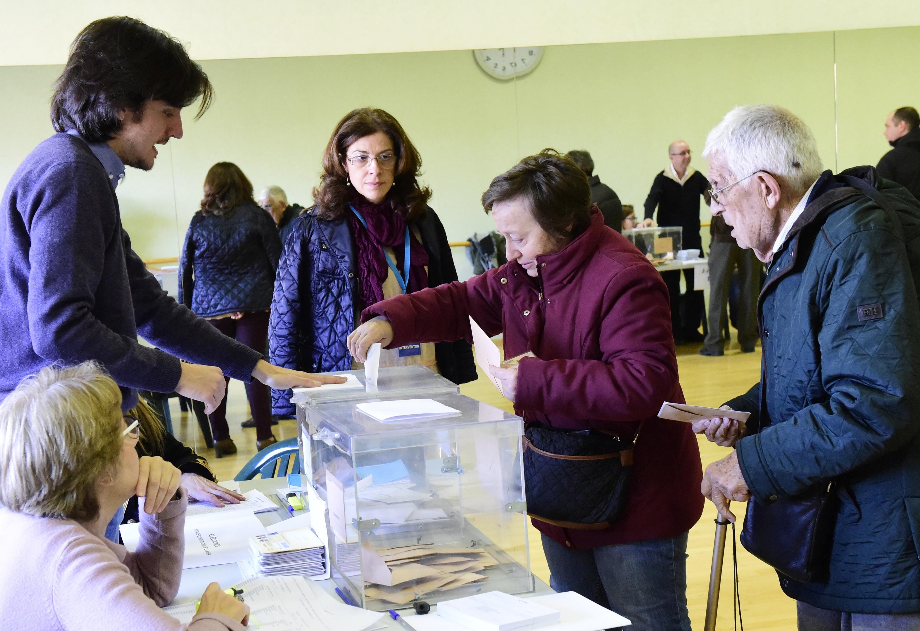 Mais de 30 milh&otilde;es de espanh&oacute;is votam para elei&ccedil;&otilde;es gerais
