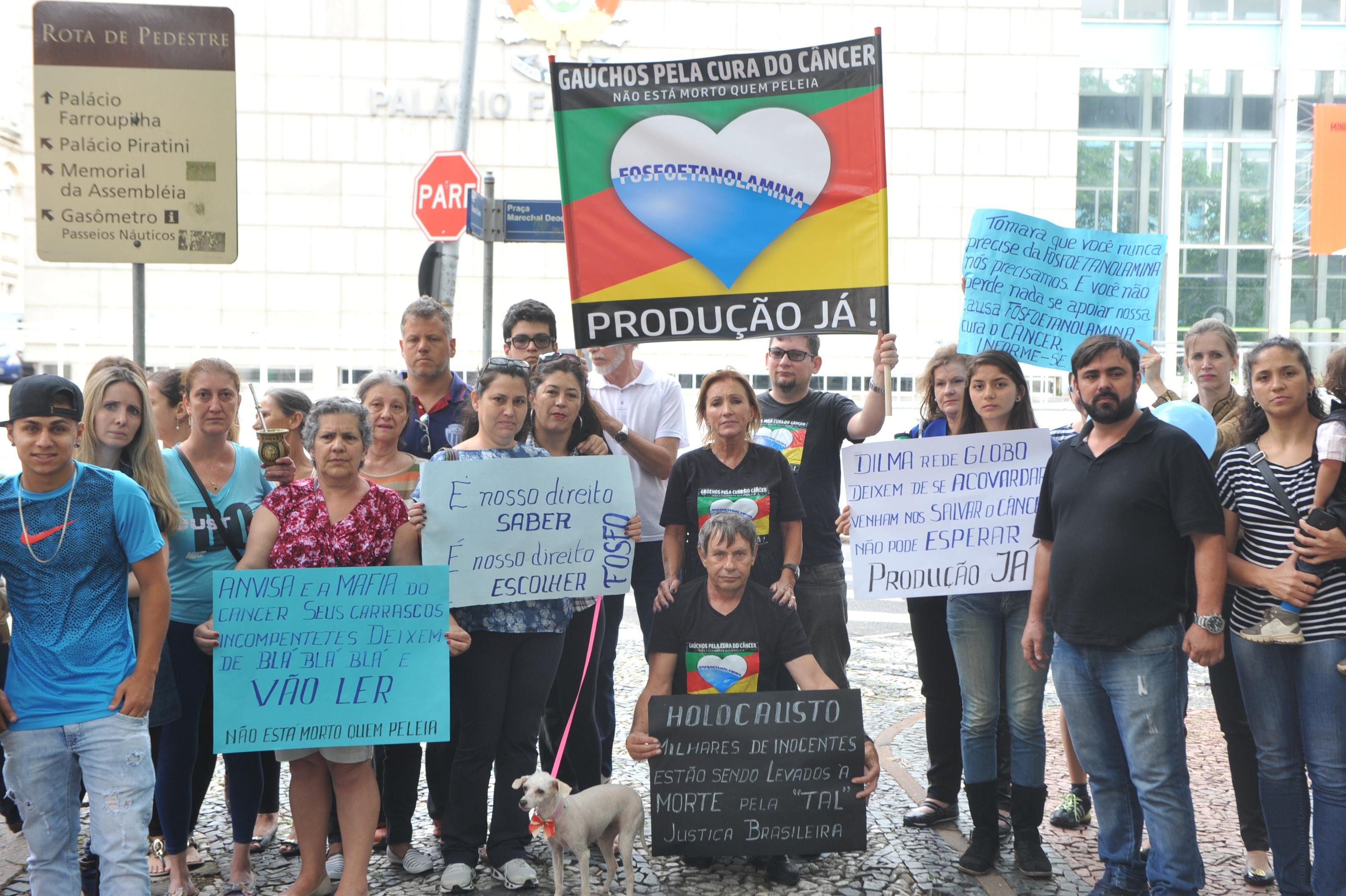 Protesto ocorreu na Pra&ccedil;a da Matriz, defronte &agrave; Assembleia Legislativa