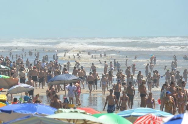 Em meio &agrave; crise, pasta do Turismo espera mais procura por litoral ga&uacute;cho