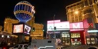 Carro avança contra multidão e deixa um morto em Las Vegas