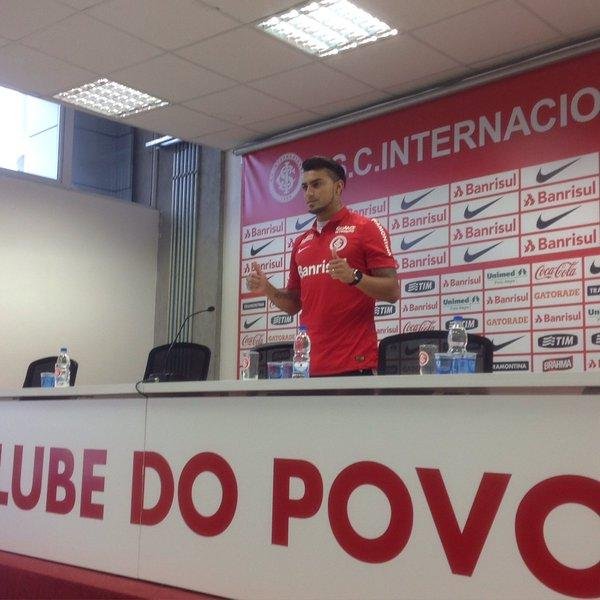 Paulo Cezar Magalh&atilde;es foi apresentado como novo refor&ccedil;o do Inter