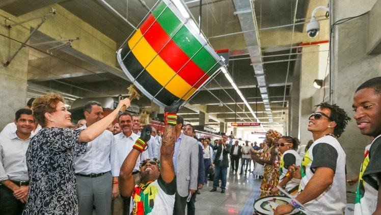Recep&ccedil;&atilde;o a Dilma na Bahia se divide entre gritos de n&atilde;o vai ter golpe e vaias