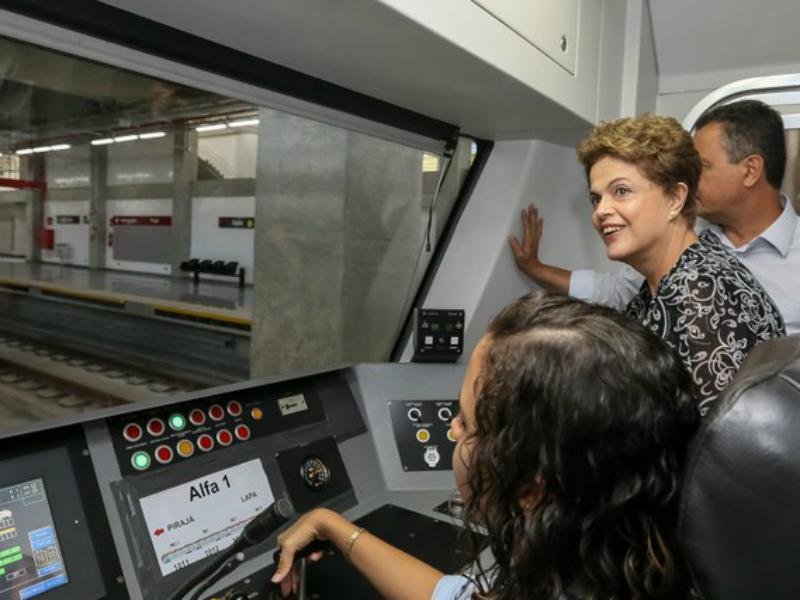 Dilma participou da inaugura&ccedil;&atilde;o de uma esta&ccedil;&atilde;o de metr&ocirc; em Salvador 