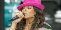Janet Jackson adia Unbreakable Tour para passar por cirurgia