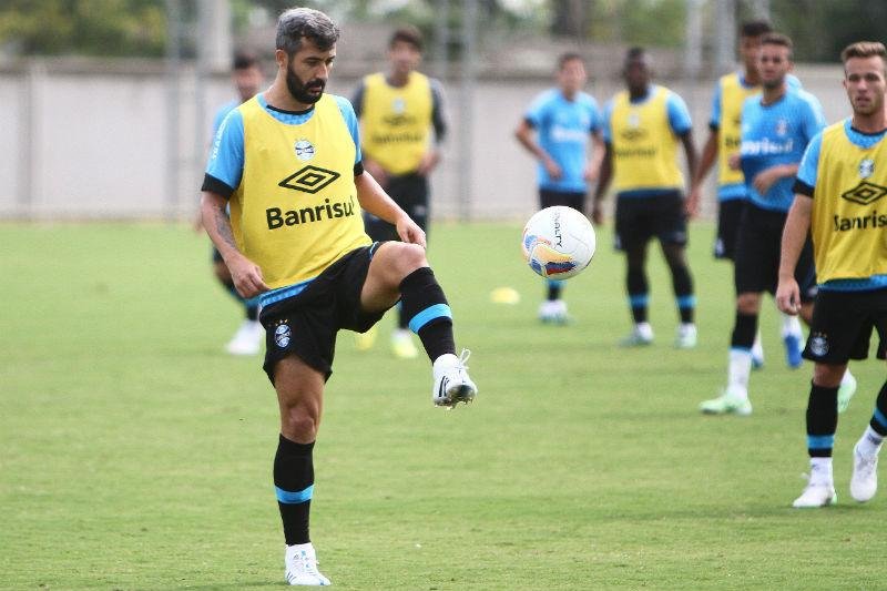 Gr&ecirc;mio ser&aacute; &uacute;ltimo do grupo 6 a voltar aos trabalhos em 2016