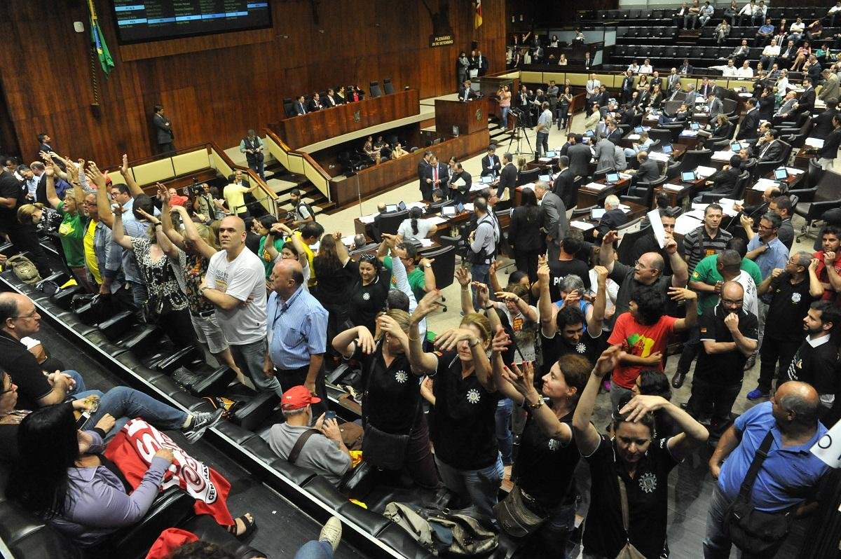 PLC 206 prev&ecirc; limites para custear investimentos e funcionalismo, assim como reajustes