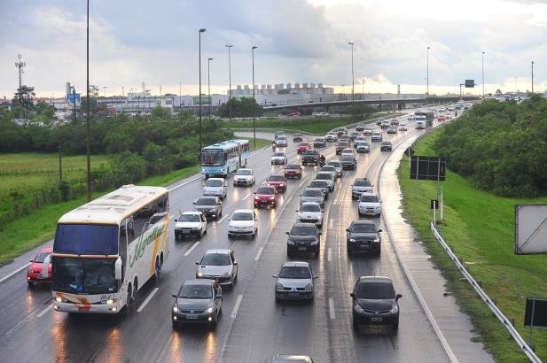 Movimento na freeway deve se intensificar ap&oacute;s as 18h deste s&aacute;bado