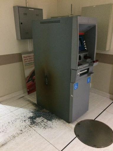 Criminosos tentam arrombar caixa eletr&ocirc;nico dentro de hospital