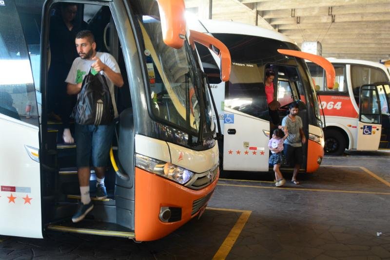 Movimento de chegada de passageiros foi intenso na Rodovi&aacute;ria de Porto Alegre