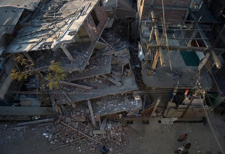 Mais de 120 pessoas ficaram feridas e v&aacute;rios edif&iacute;cios tiveram danos