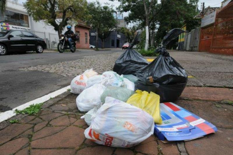 Foram cerca de 10 mil den&uacute;ncias atrav&eacute;s do Fala Porto Alegre