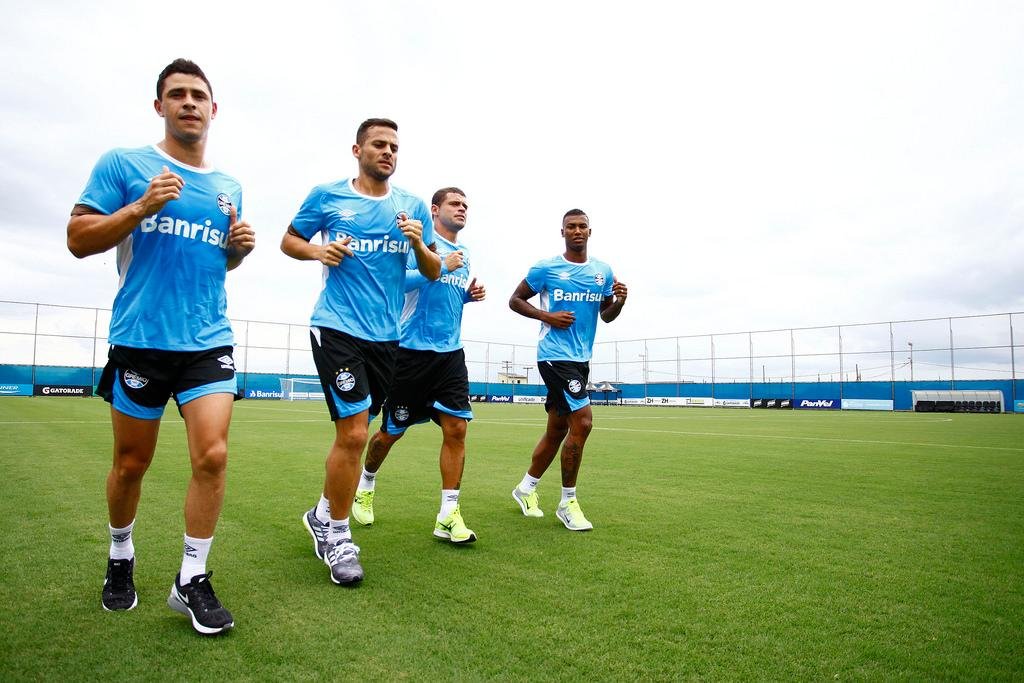 Jogadores correram pelos gramados do CT Luiz Carvalho