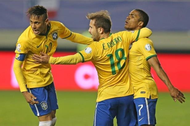 Brasil segue em sexto no ranking da Fifa