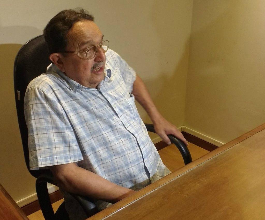 "Ele nasceu com o cabelo bem pretinho", diz Carlos Ara&uacute;jo