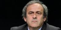 Platini irá se concentrar exclusivamente na defesa contra a suspensão imposta pelo Tribunal Arbitral do Futebol