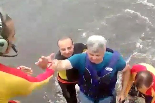 Batalh&atilde;o de Avia&ccedil;&atilde;o e salva-vidas da BM atuaram no socorro dentro da Lagoa da Rondinha