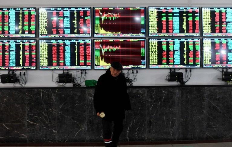 Mercados mundiais t&ecirc;m al&iacute;vio ap&oacute;s semana de turbul&ecirc;ncias