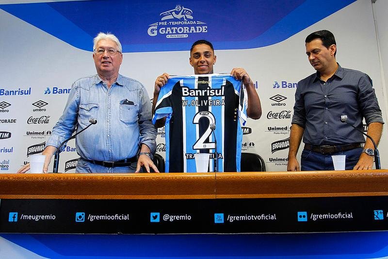 Wallace Oliveira foi apresentado nesta segunda pelo Gr&ecirc;mio