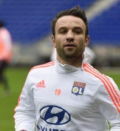 Valbuena disse em audi&ecirc;ncia que Benzema mentiu para ele