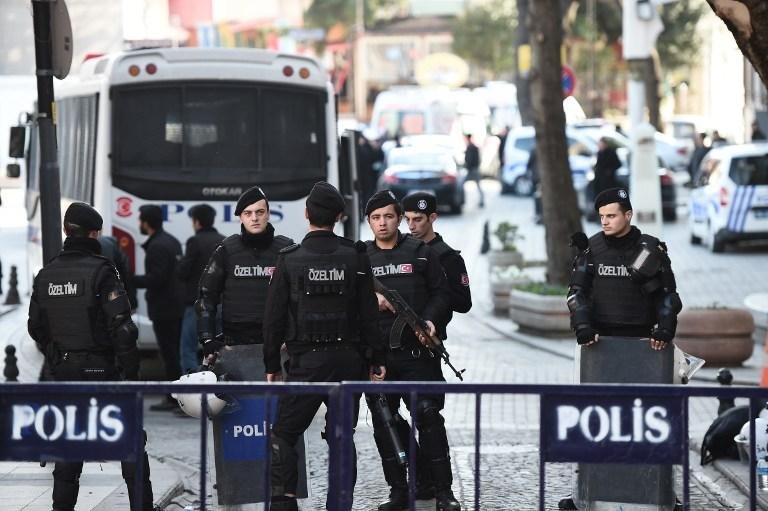 Explos&atilde;o em &aacute;rea tur&iacute;stica de Istambul deixa dez mortos