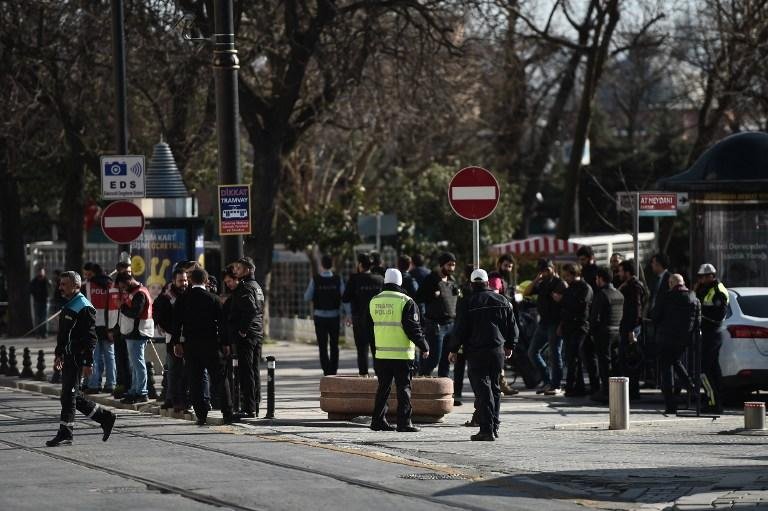 Bairro tur&iacute;stico de Sultanahmet foi isolado pela pol&iacute;cia