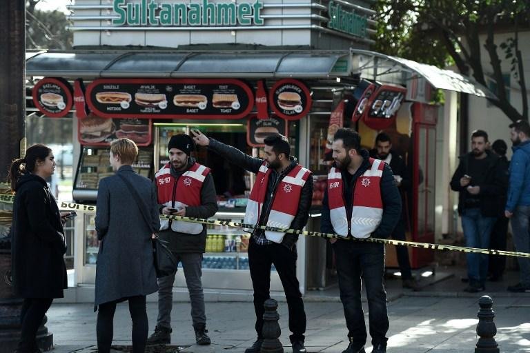 Explos&atilde;o deixou pelo menos 10 mortos 