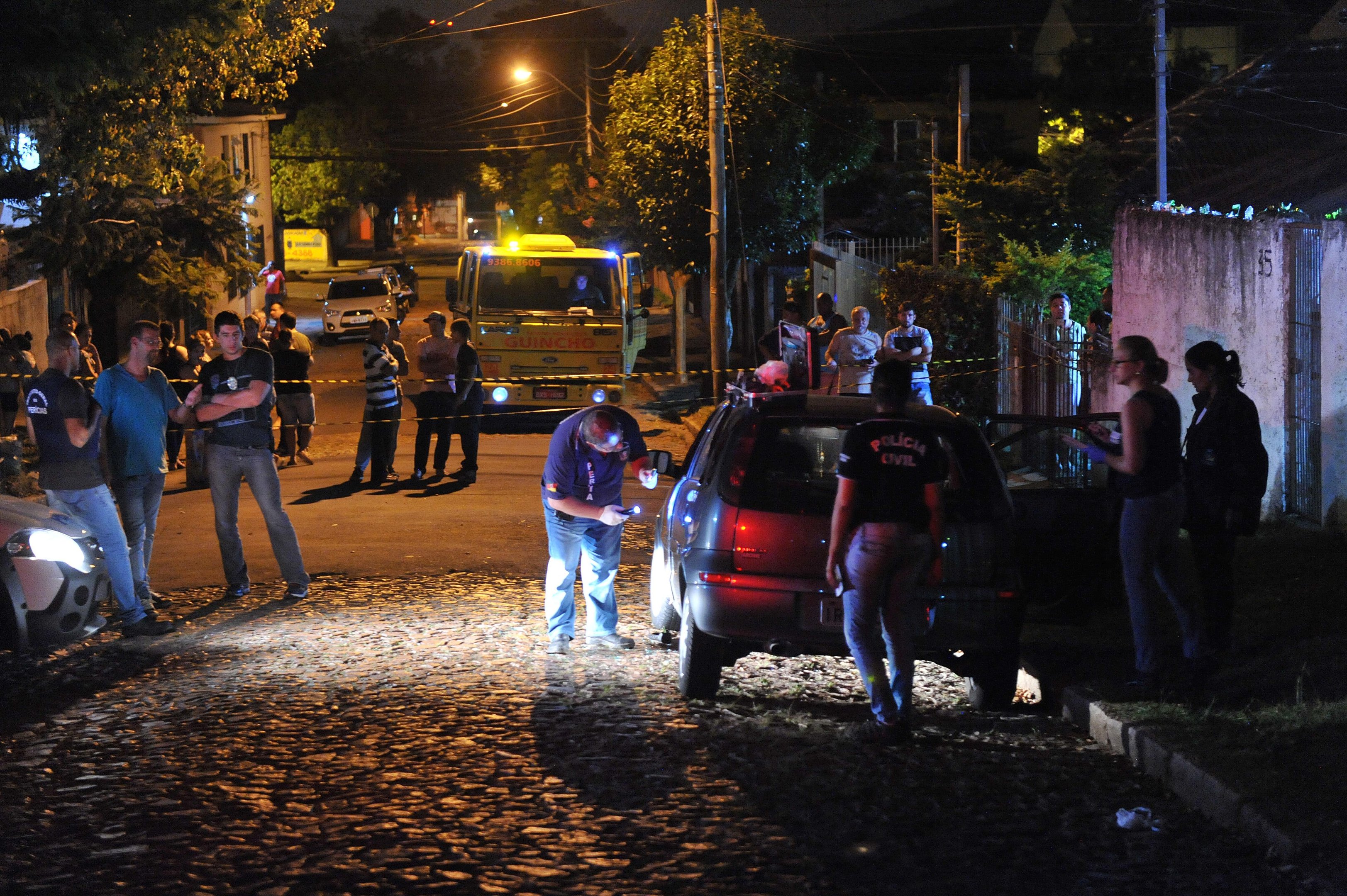 Mulher foi assassinada dentro do carro que dirigia na segunda-feira &agrave; noite