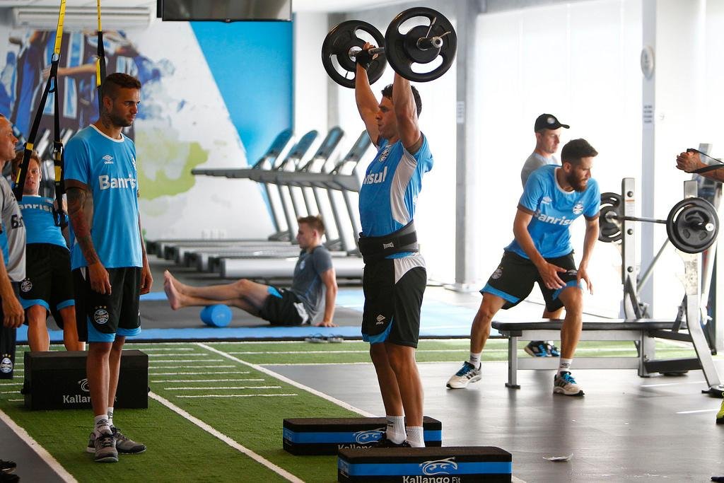 Jogadores tamb&eacute;m realizaram atividades na sala de muscula&ccedil;&atilde;o