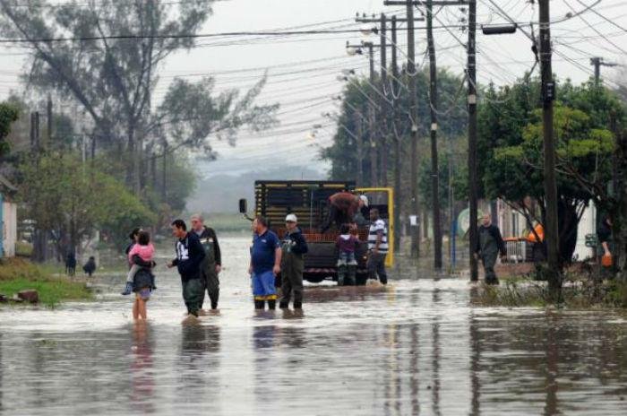 Pelo menos 56 cidades foram afetadas e 2.841 fam&iacute;lias tiveram de deixar suas casas