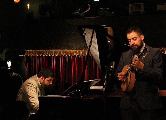 M&uacute;sicos apresentam show "Amoroso" na Capital